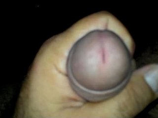 Punhetinha gostosa vendo corno compartilhar a esposa.