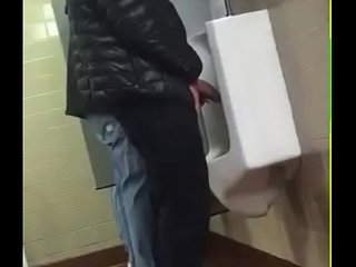 Vergon en un ba&ntilde;o